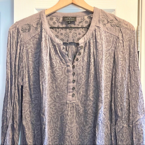 Lucky Brand Grey Stretch Embroidered Floral  Tunic Top V Neck Button Up Size M - Picture 2 of 11